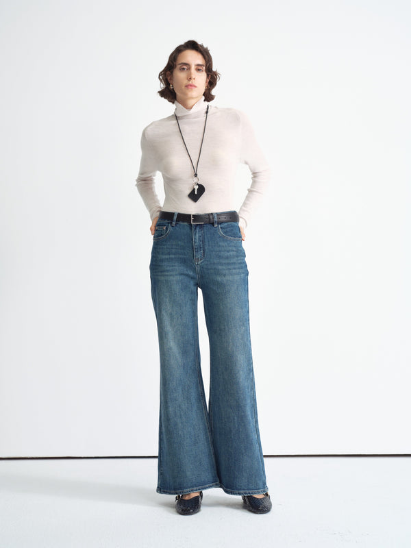 Jeans in denim a gamba larga