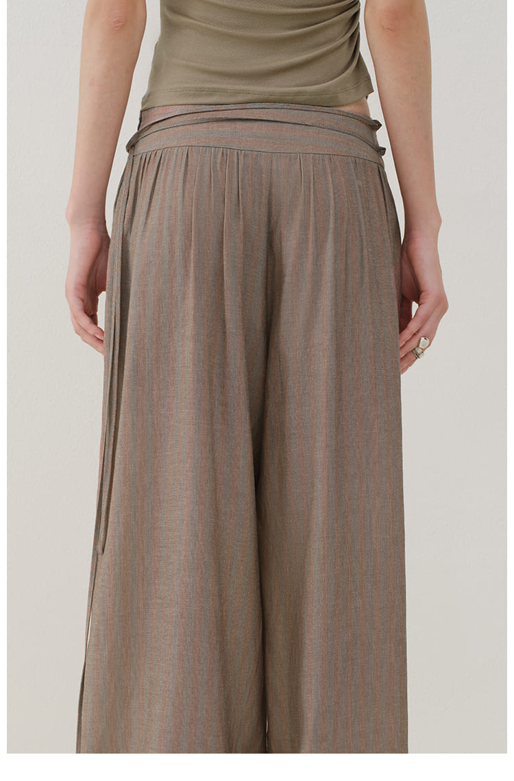 Striped Wide-Leg Pleated Pants