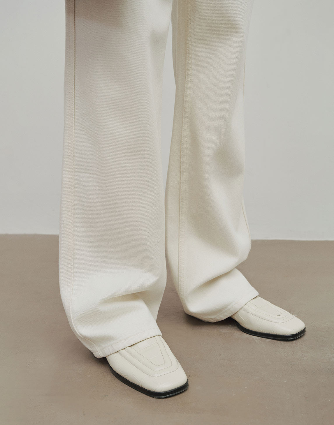 Jeans de pierna recta y elegante