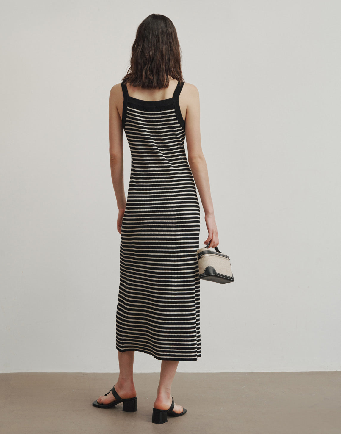 Chic Strickkleid mit breiten Trägern