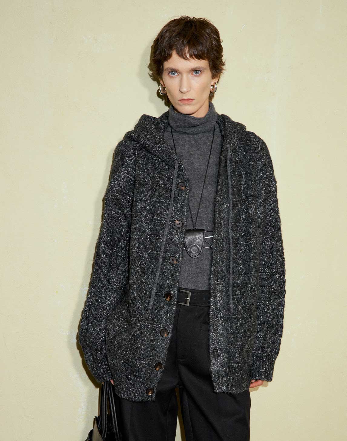 Chicer Oversize-Strickcardigan mit Zopfmuster