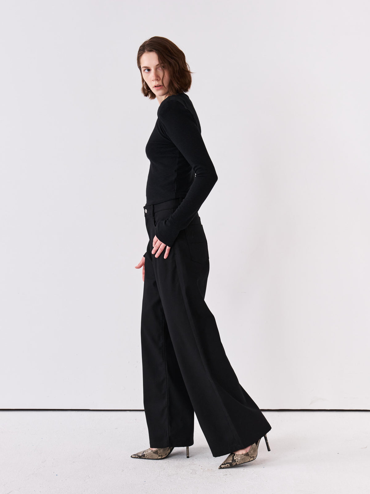 Frame Shoulder Top