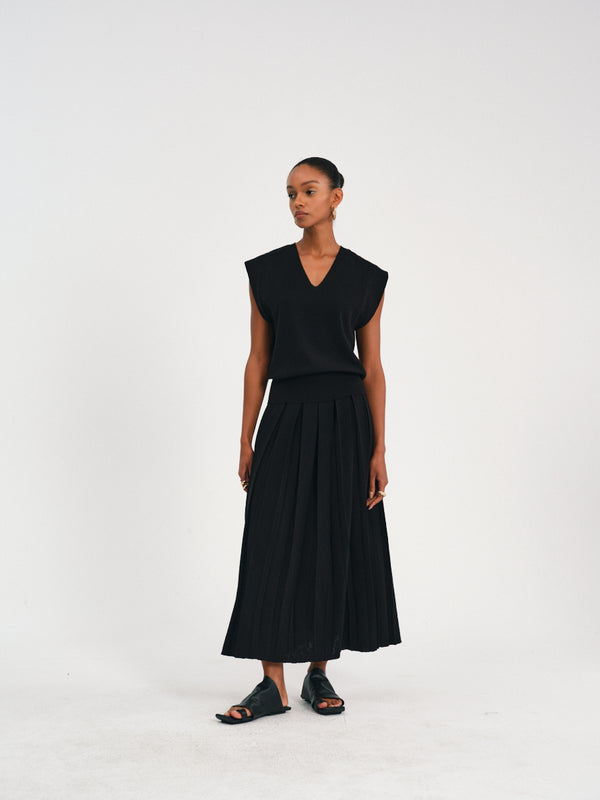 Crisp V-Neck Knit Top