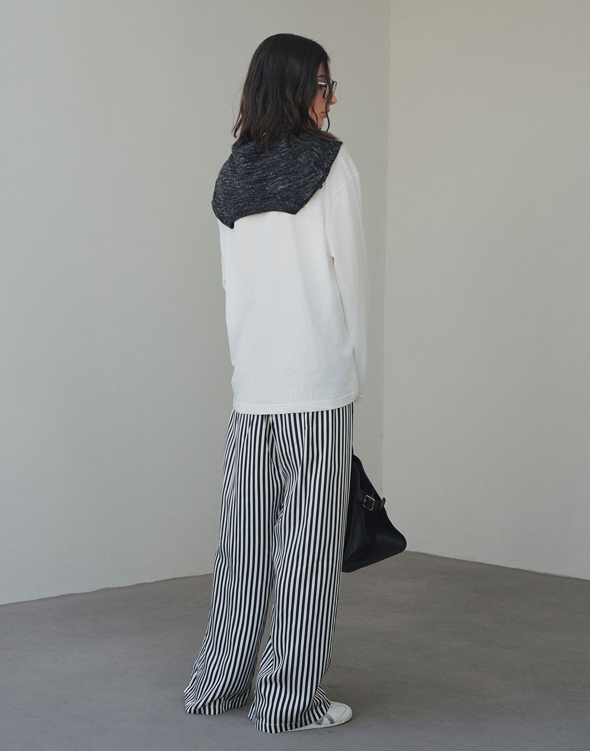 Pantalon à rayures drapées sans effort