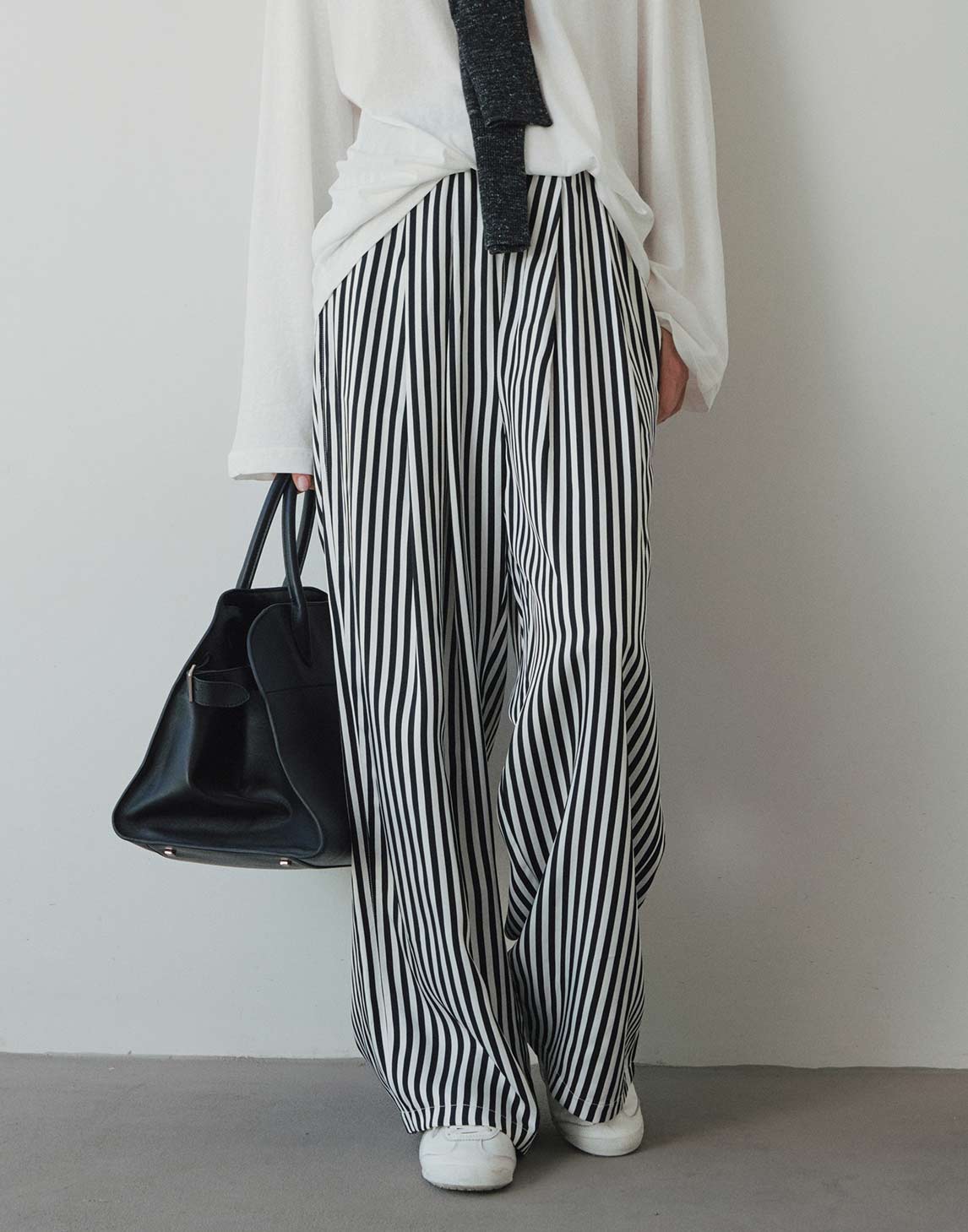 Pantalon à rayures drapées sans effort