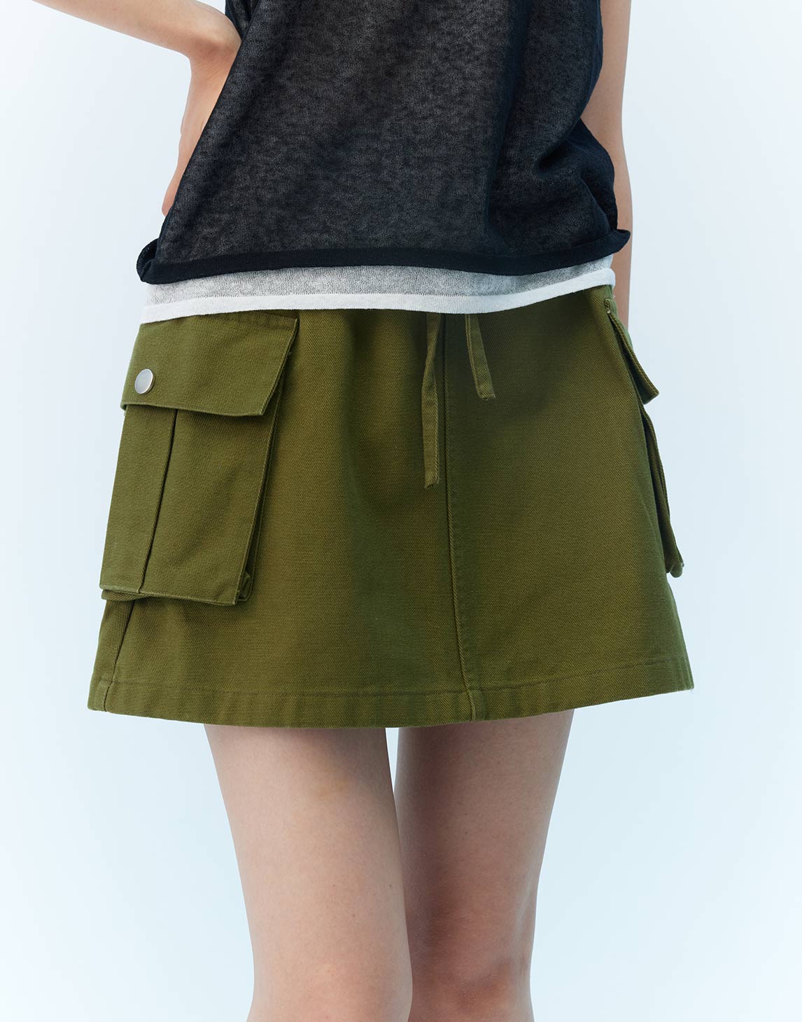 Jupe droite utilitaire moderne