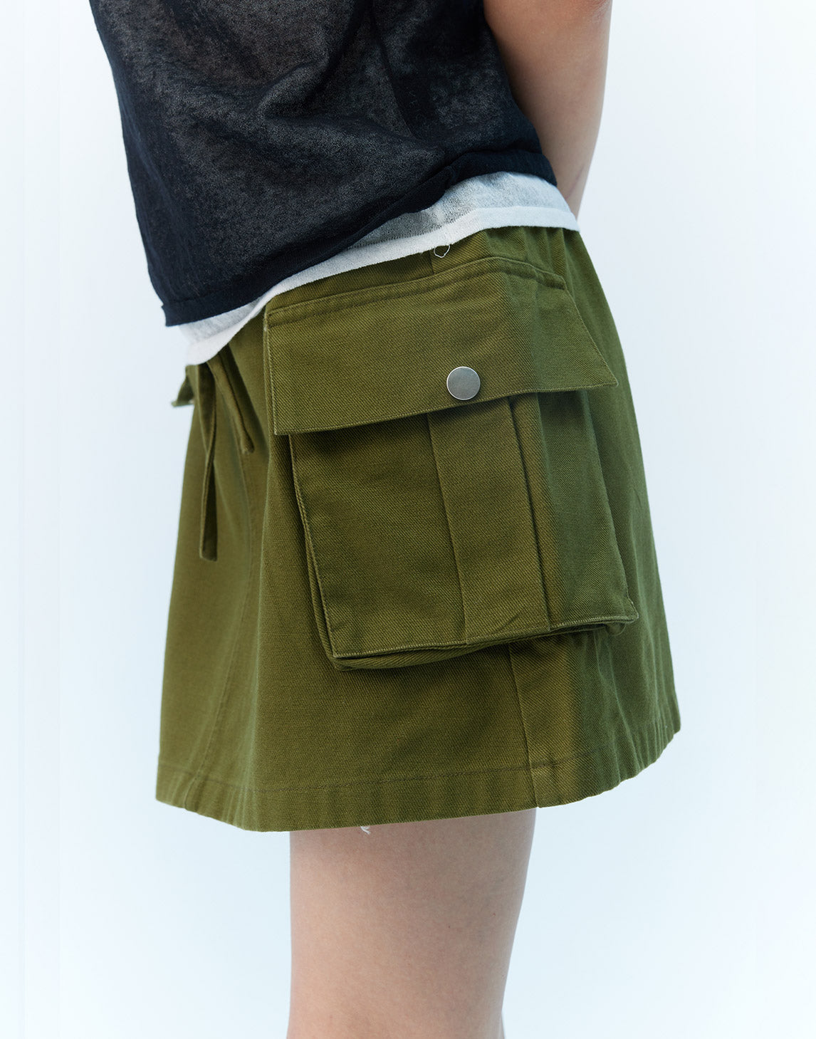Jupe droite utilitaire moderne