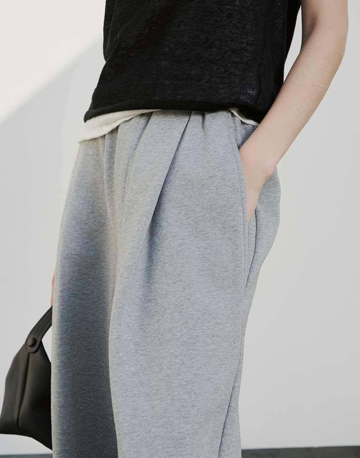 Pantaloni larghi a gamba larga e comodi