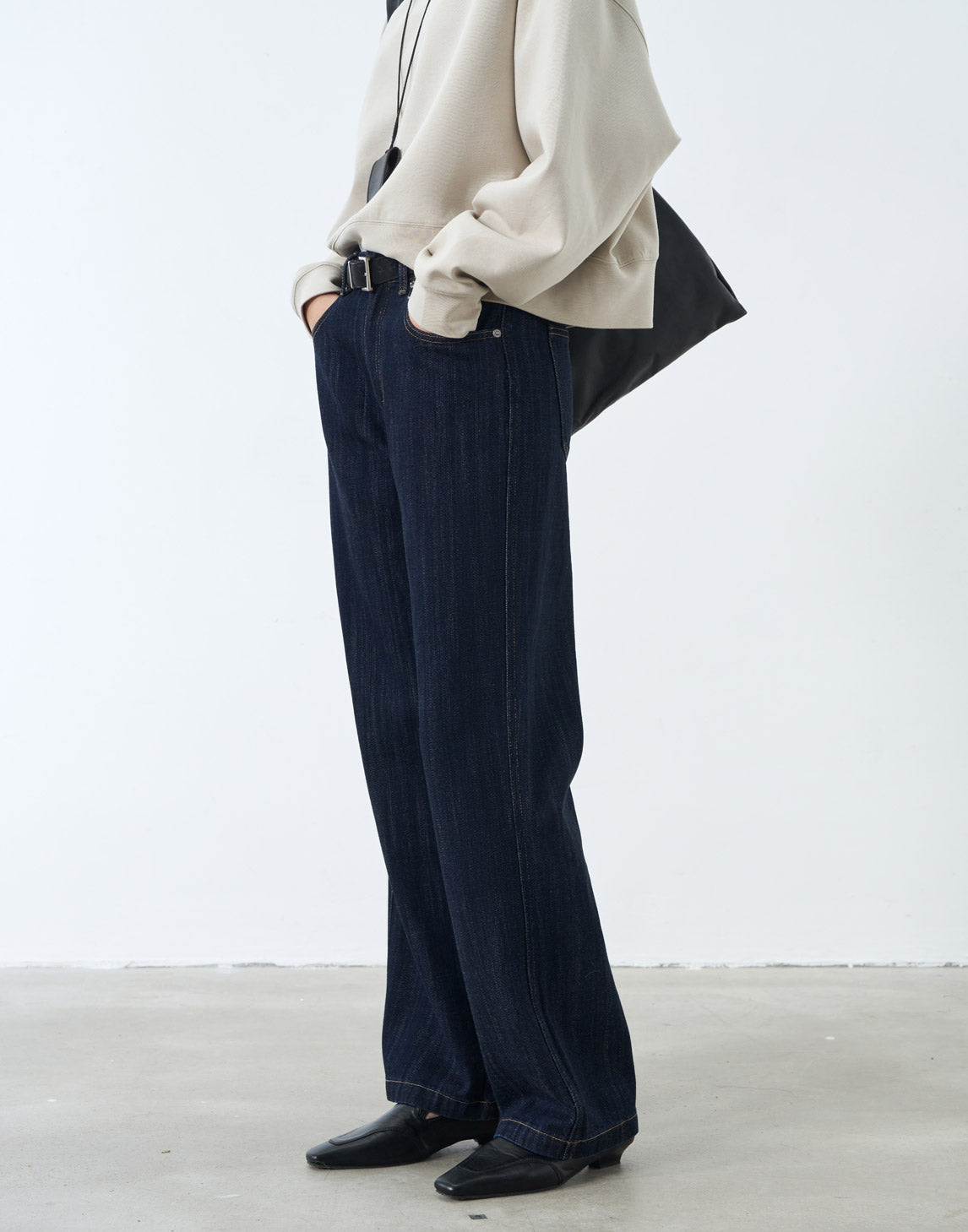Pantaloni in denim classici a zampa