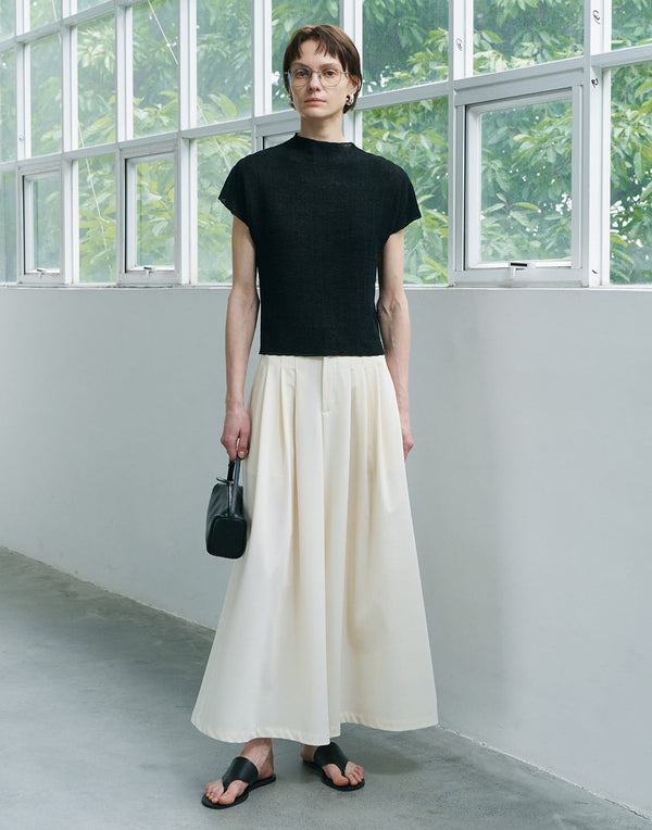 Elegant Pleated Wide-Leg Trousers