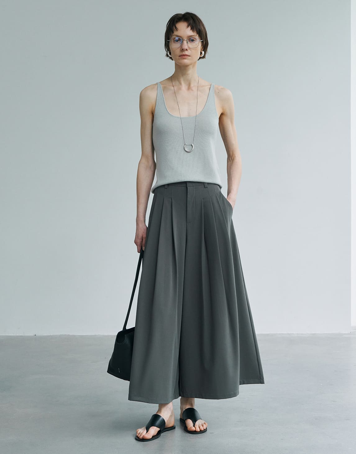 Elegante, plissierte Hosen mit weitem Bein