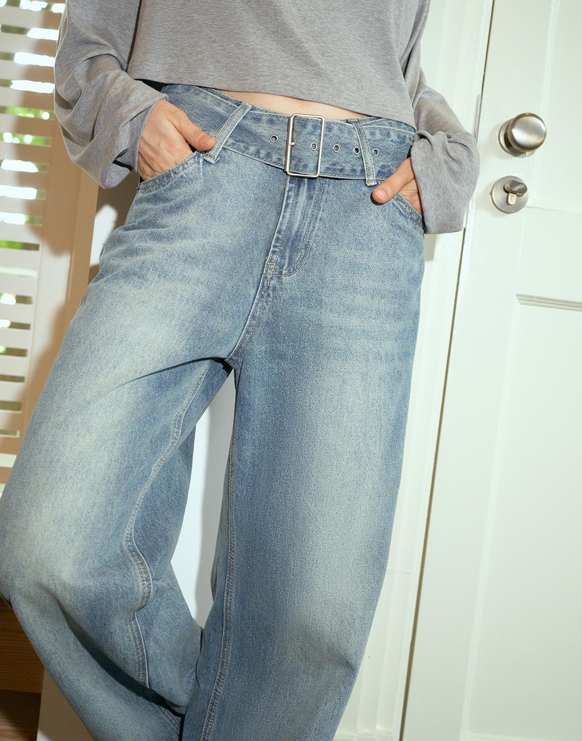 Jeans vintage a gamba larga e vestibilità comoda