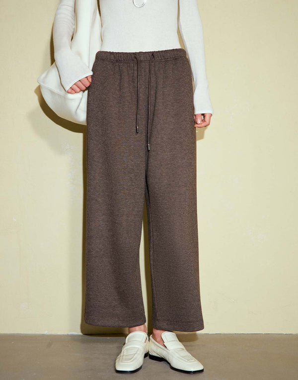 シックなワイドレッグニットパンツ