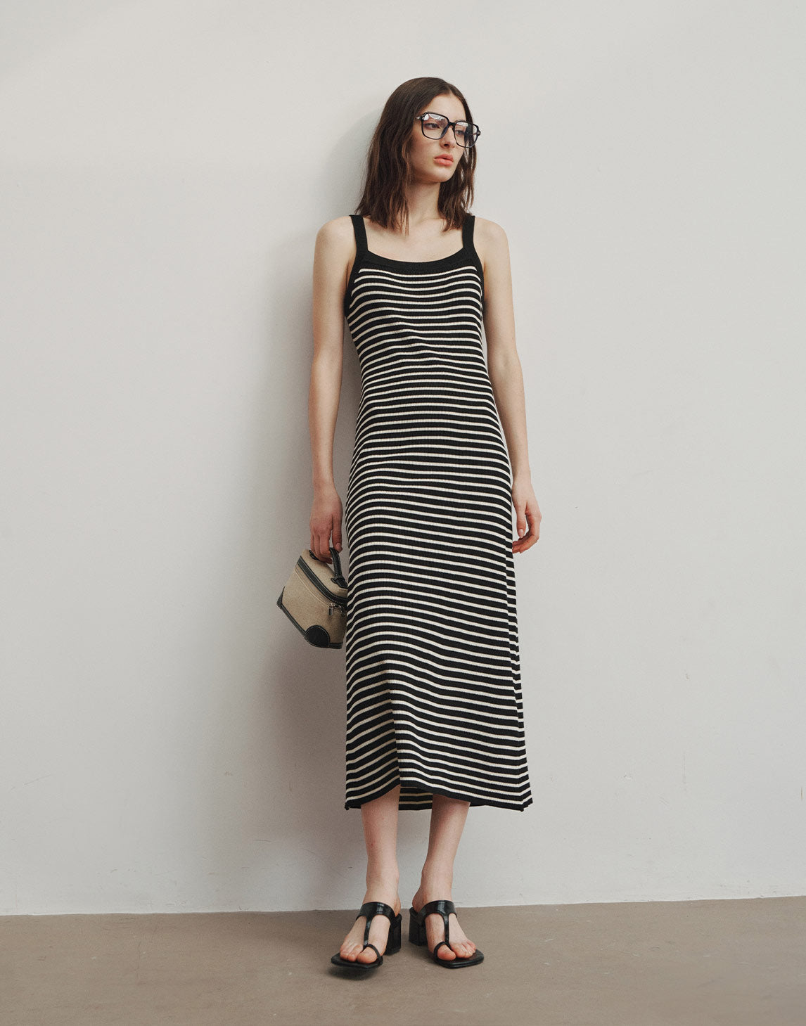 Chic Strickkleid mit breiten Trägern