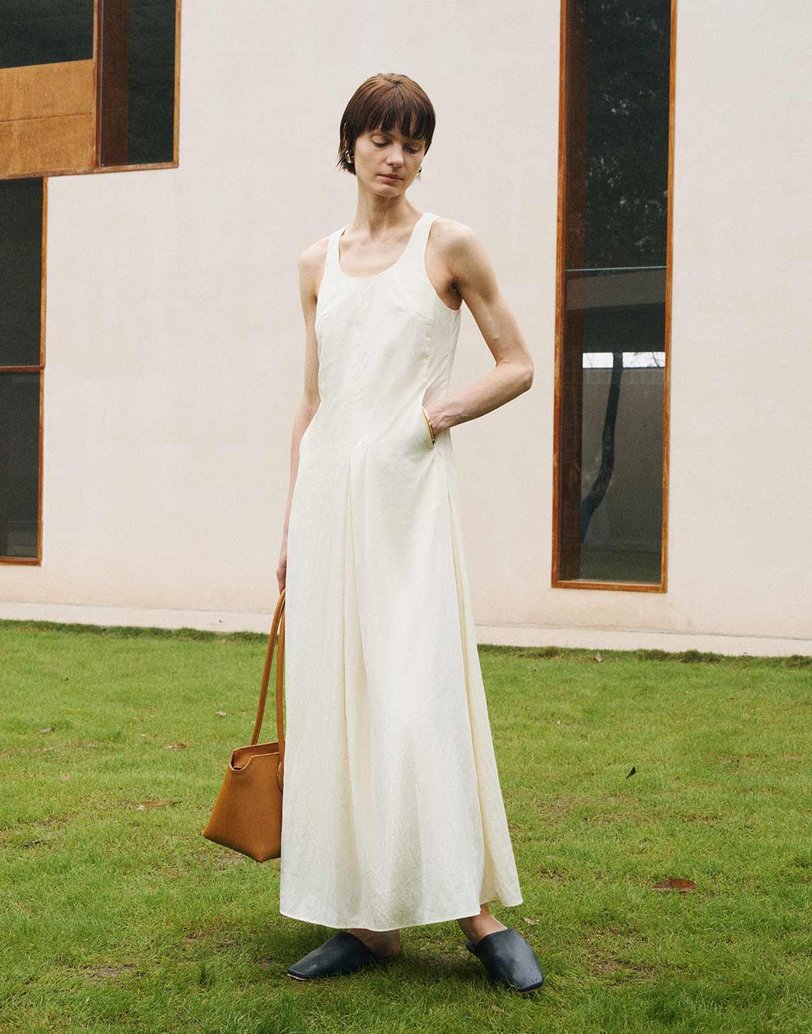 Robe douce froissée à encolure en U
