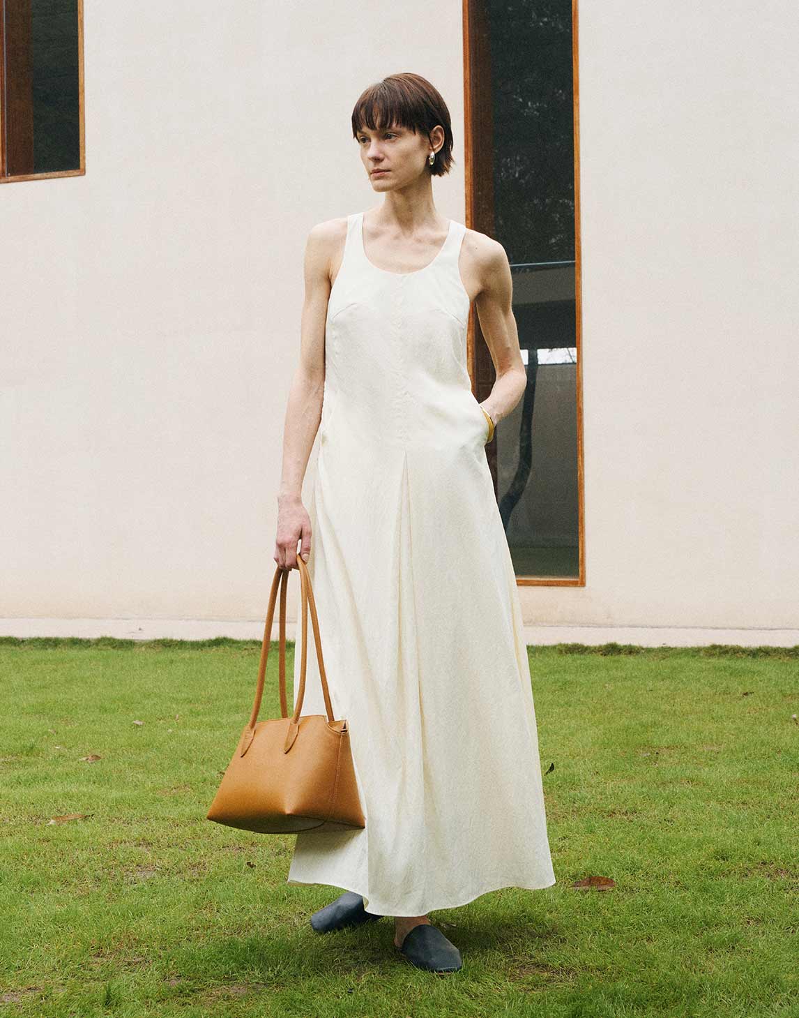 Robe douce froissée à encolure en U