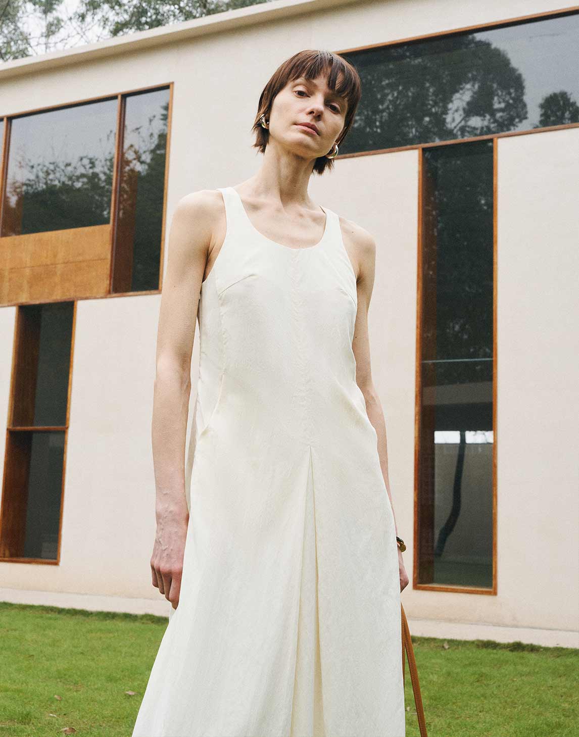 Robe douce froissée à encolure en U