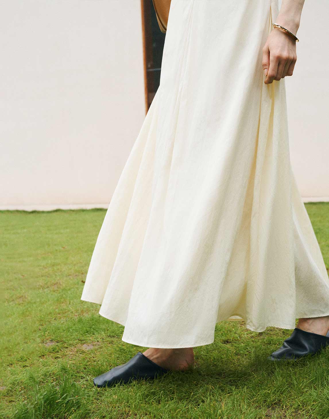 Robe douce froissée à encolure en U