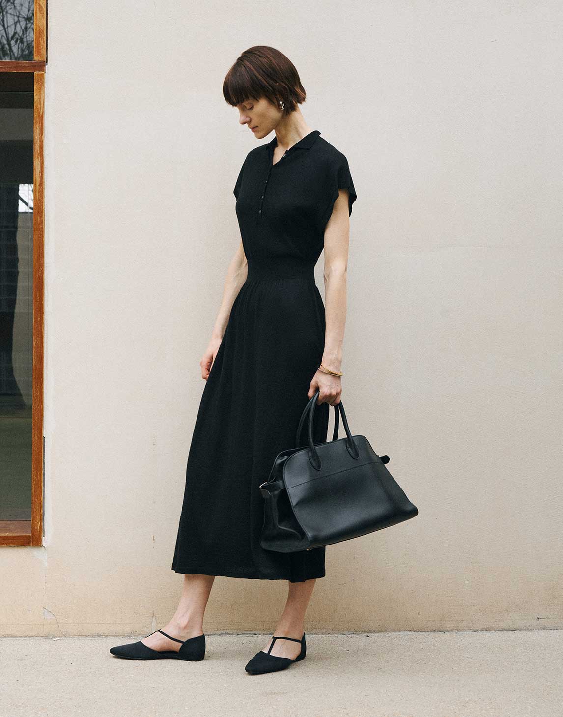 Robe en laine cintrée à la taille