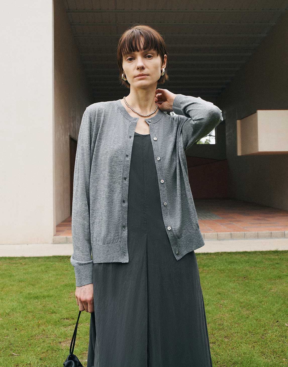 Cardigan en laine aérée tricotée