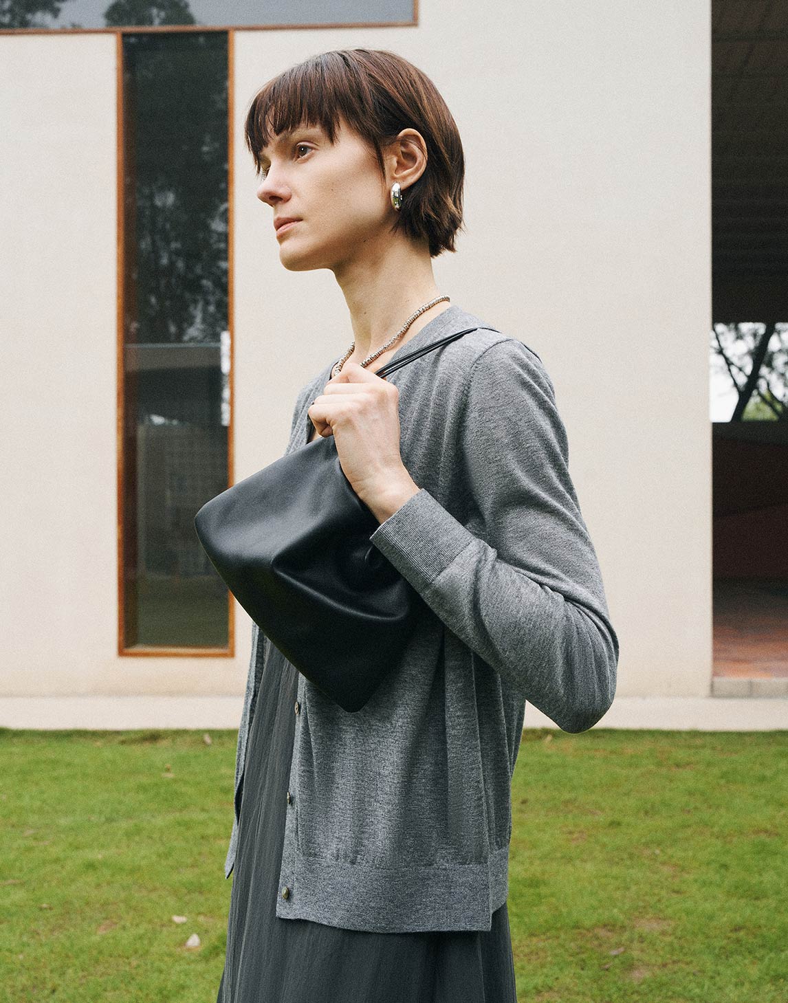 Cardigan en laine aérée tricotée