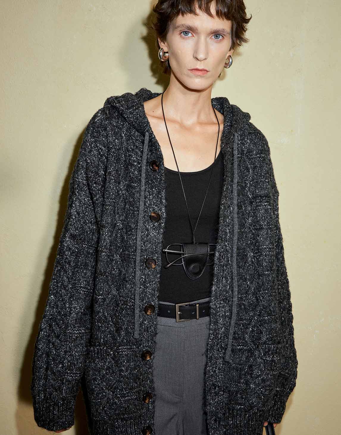 Chicer Oversize-Strickcardigan mit Zopfmuster