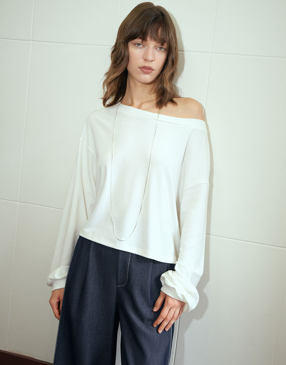 Chic Off-Shoulder H-Line Top
