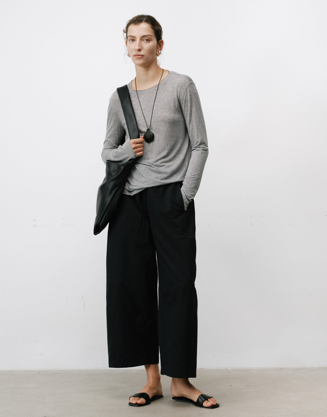 Pantaloni Moderni Minimalisti con Arricciature
