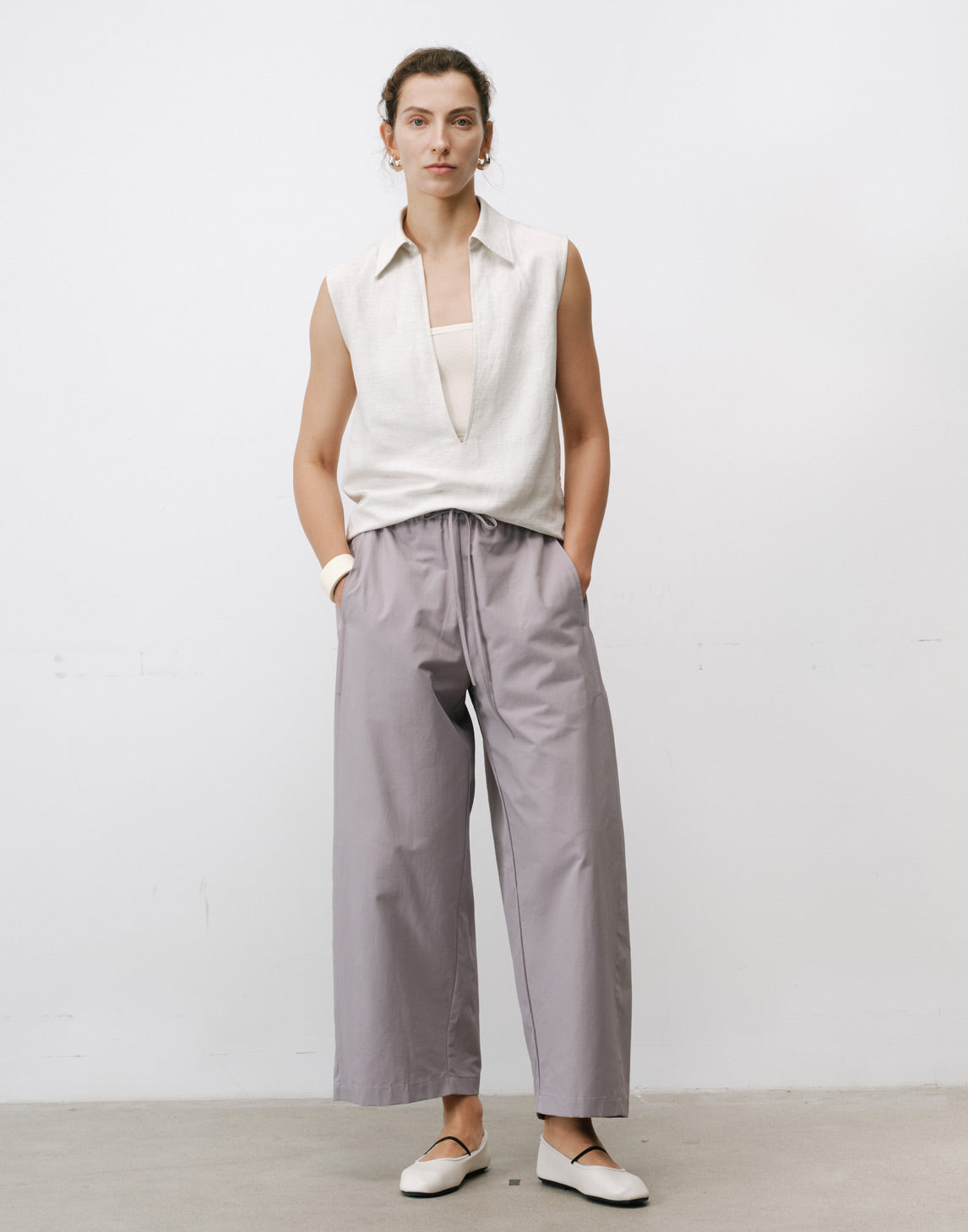 Pantaloni Moderni Minimalisti con Arricciature