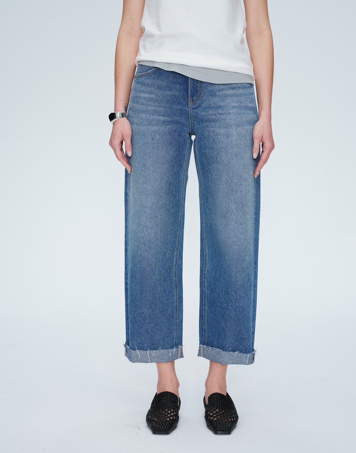 Snowfade Jeans mit rohem Saum und geradem Schnitt