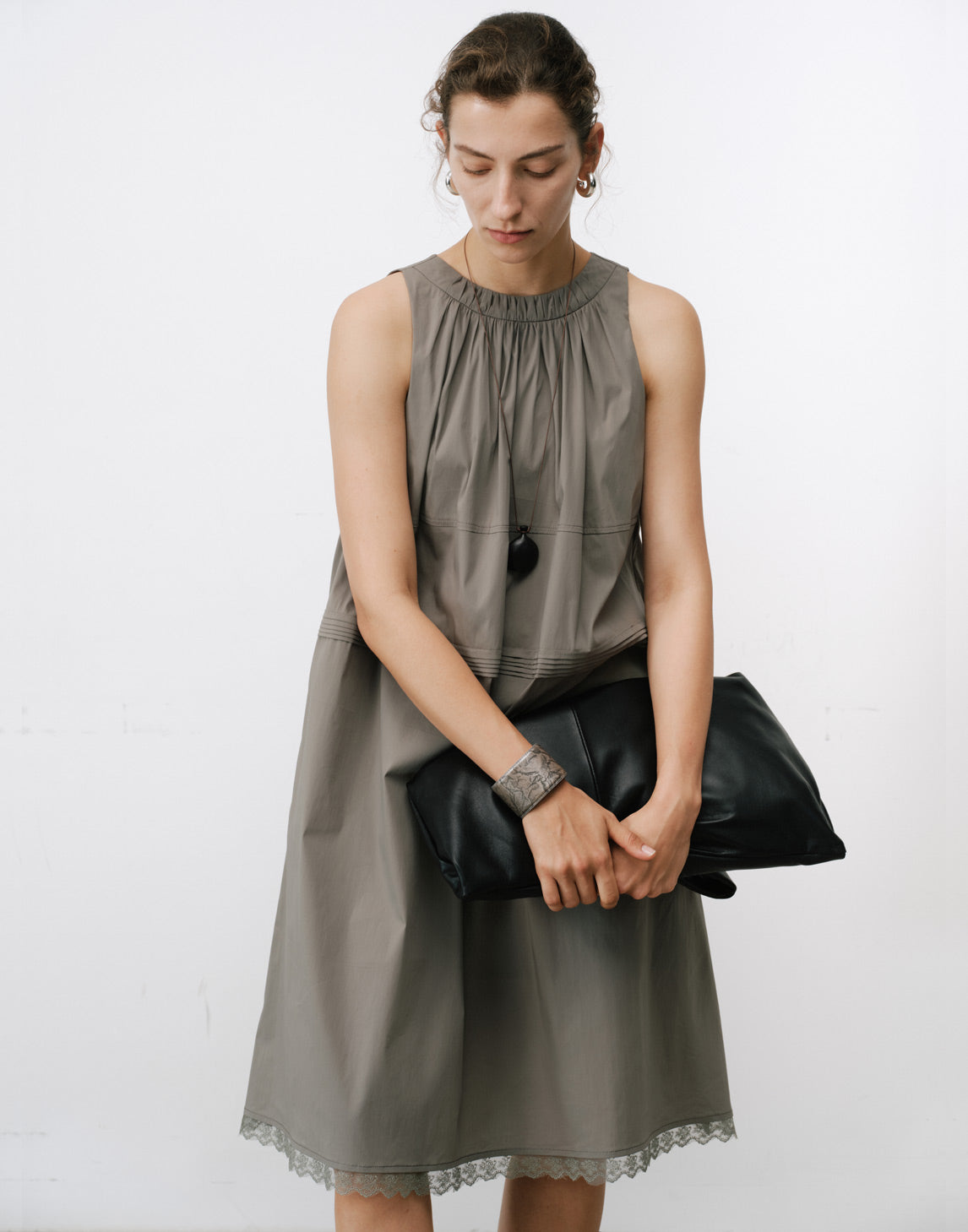 Robe Bouton Dos Sereine