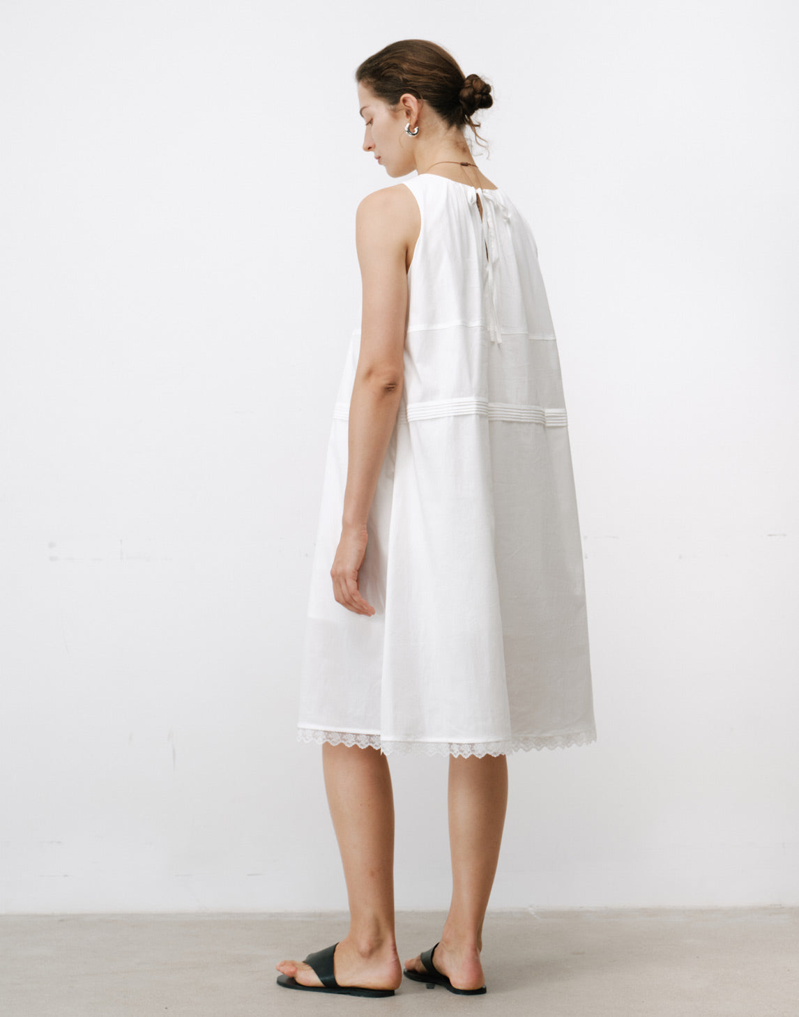 Robe Bouton Dos Sereine