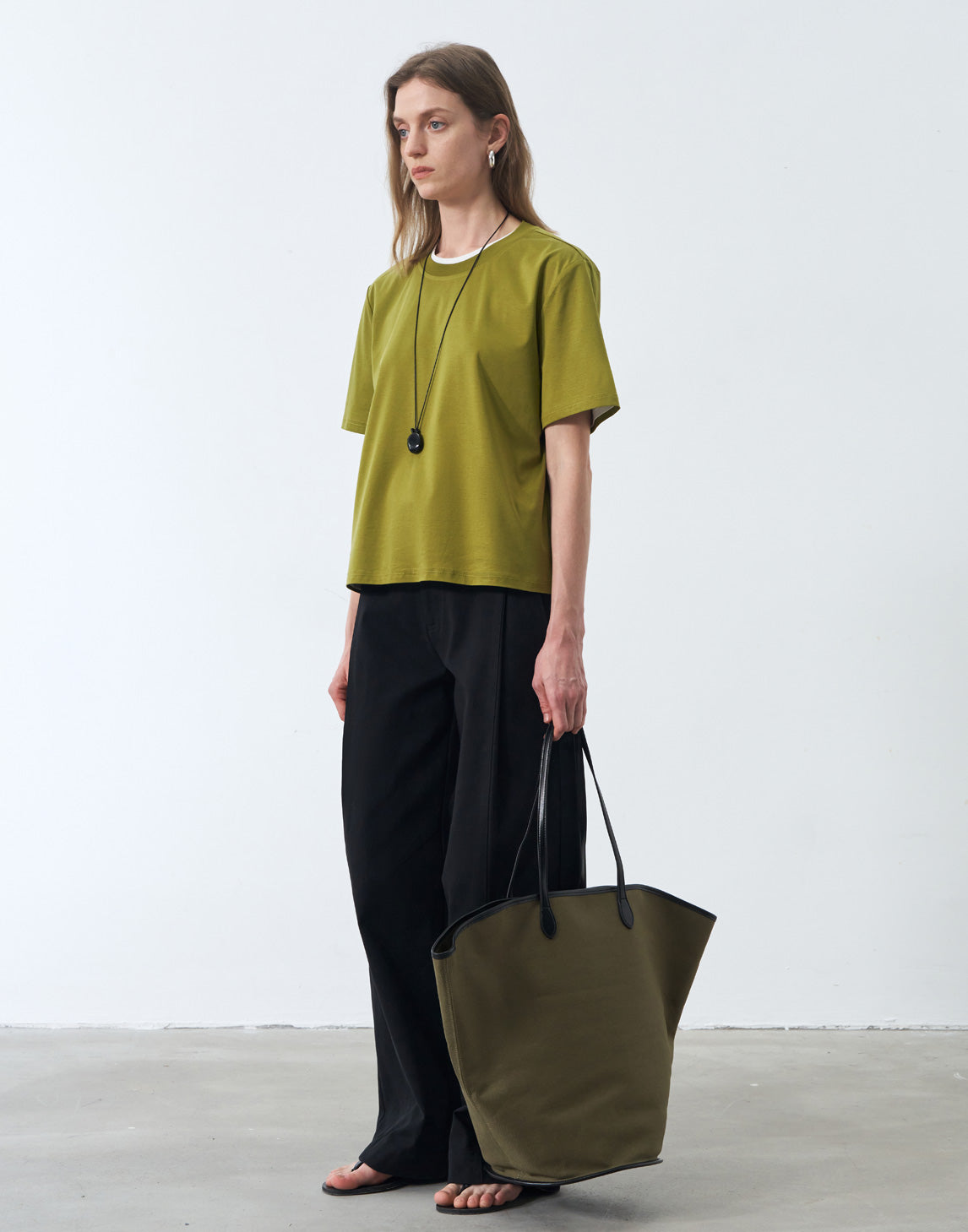 Minimalista Camiseta Básica