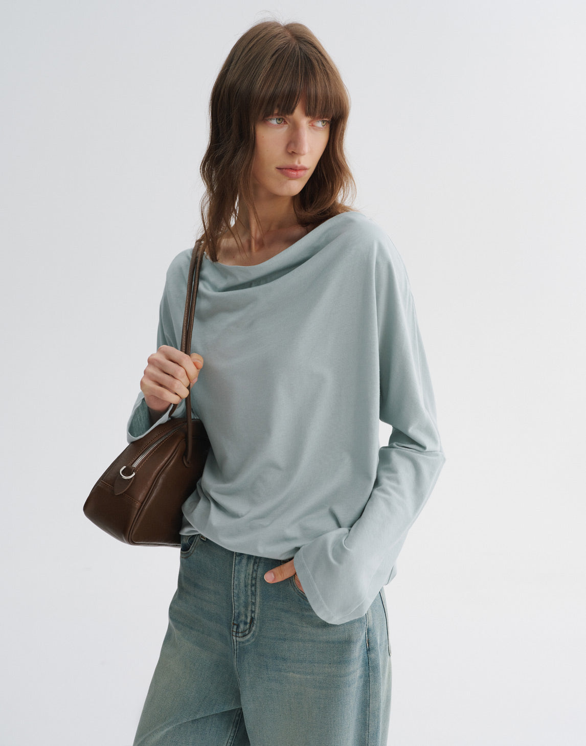 オフショルダー ドレープネックTシャツ