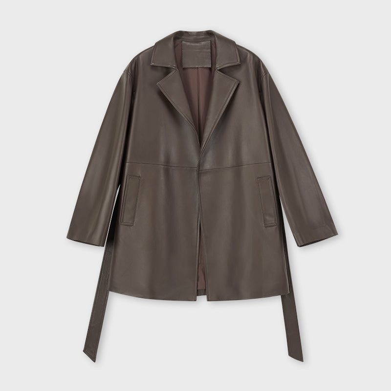 Manteau enveloppant en cuir raffiné