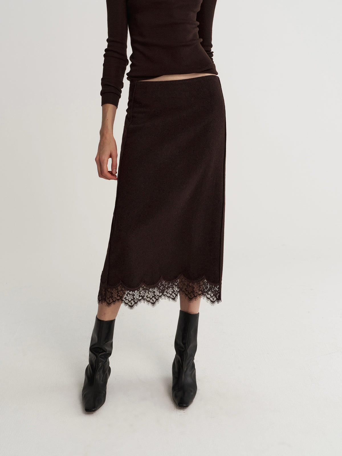 Sable Lace Skirt